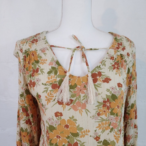 CUPCAKES AND CASHMERE FLORAL PULLOVER TOP (154) - Picture 3 of 16